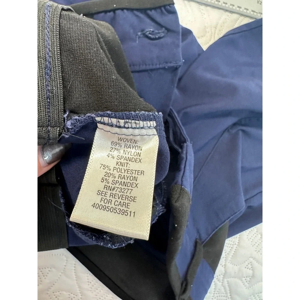 Simply Vera Vera Wang Navy Blue Stretch Shorts Womens Small Pockets Casual